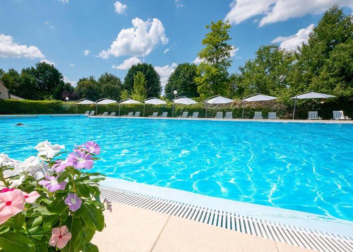 Gîte pour 4 personnes, avec Terrasse ainsi que Jardin et Piscine à Saint-Germain-du-Bel-Air