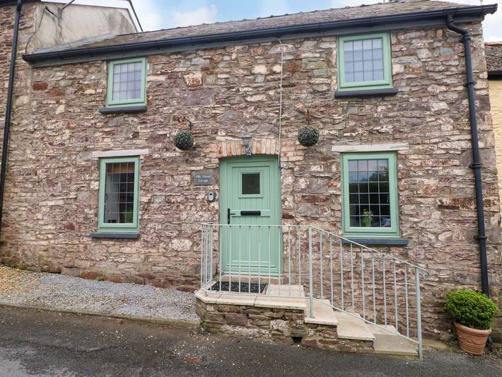 Cottage for 6 people, with garden, with pets in Laugharne