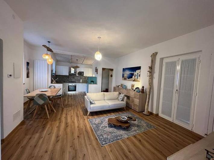 Ferienwohnung für 5 Personen, mit Balkon und Terrasse sowie Garten und Pool