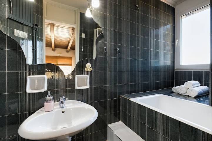 Modern Luxury Villa*65sqm Private pool*Short Walk to a Wonderful Sandy Beach. in Stavros (Chania), Akrotiri (Chania)