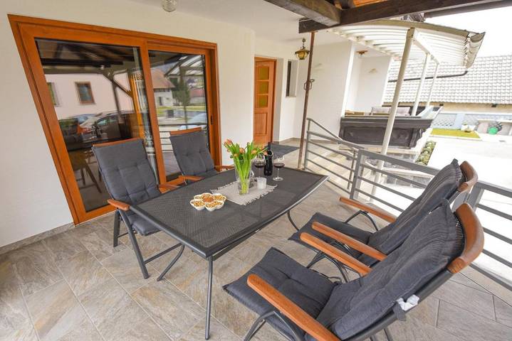 Ferienhaus für 16 Personen, mit Balkon und Terrasse sowie Garten in Slowenien - 2