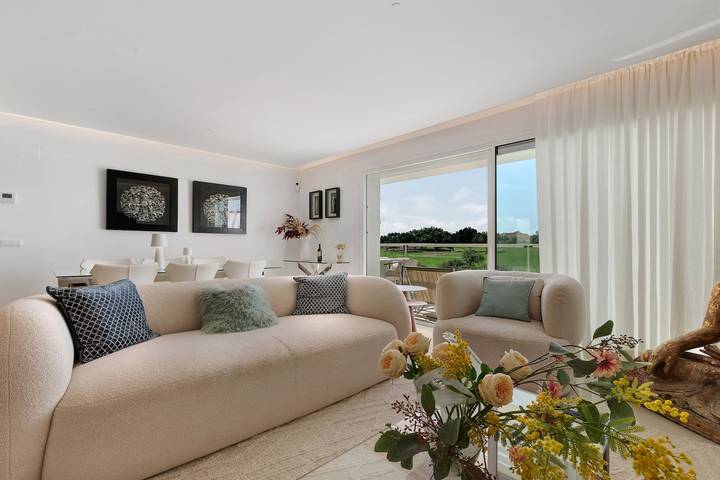 Ferienhaus 'Beautiful House in Emerald Green' mit Meerblick, WLAN und Klimaanlage in San Roque Club, San Roque
