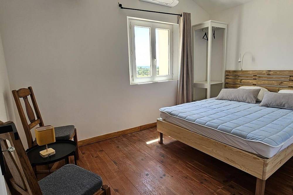 Loft L'appartement du Vigneron in La Crau, Toulon regio