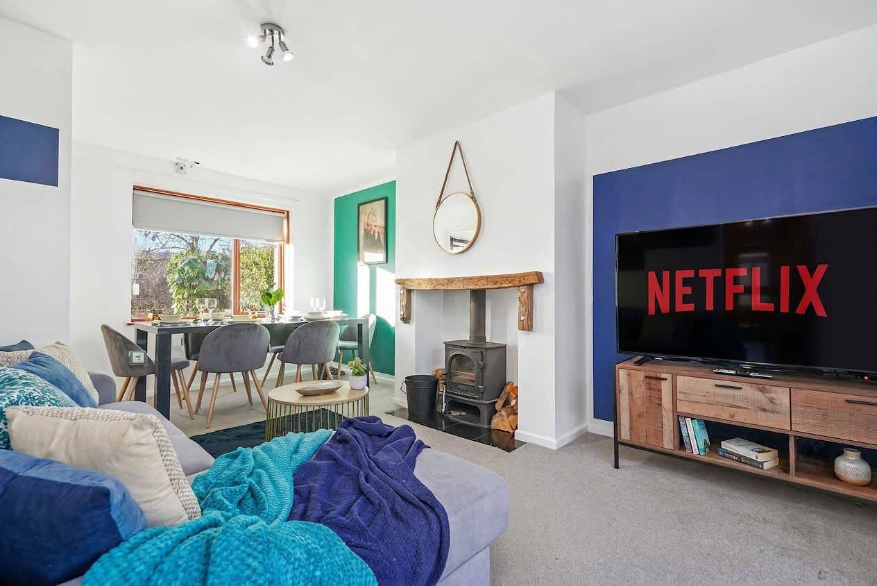 Modern 3Bed Home in Rugby - Perfect for Groups in Warwickshire
