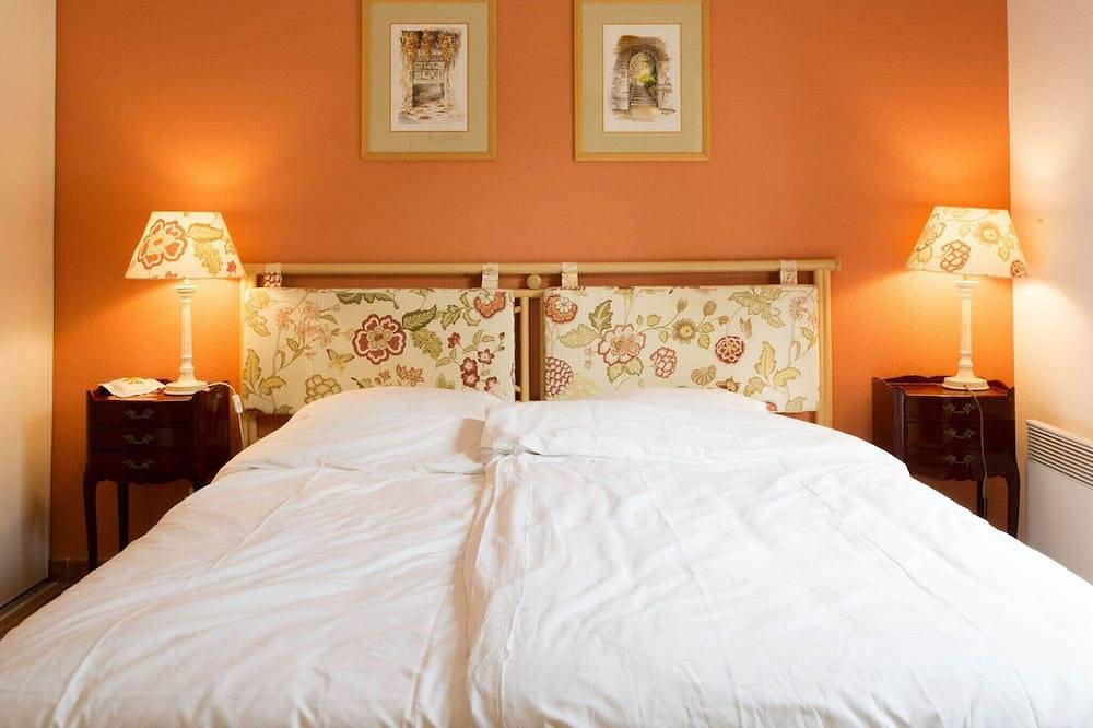 Friendly Villa Escape in Nans-les-Pins, Brignoles region