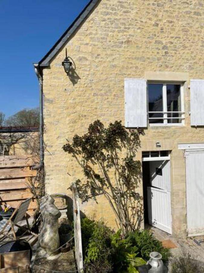Gîte pour 2 personnes, avec vue et jardin à Tour-en-Bessin