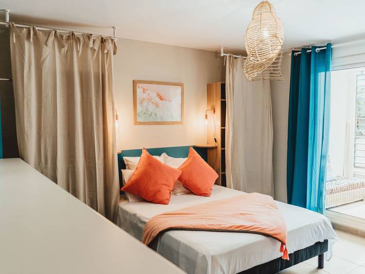 Gîte pour 3 personnes, avec jardin à La Saline les Bains - 2