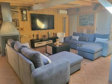 Gîte pour 8 personnes, avec terrasse et vue, animaux acceptés à Sainte-Marie-de-Cuines