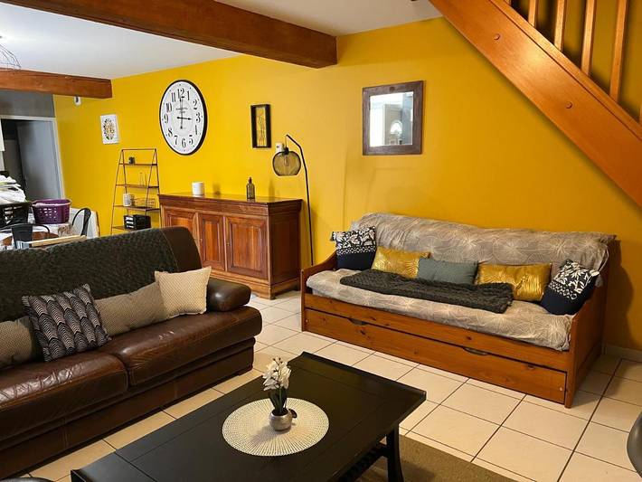 Gîte pour 6 personnes, avec terrasse dans Sistels