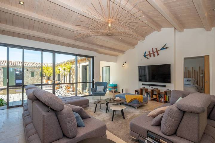 Location de vacances pour 12 personnes, avec piscine à Sainte-Marie-de-Ré