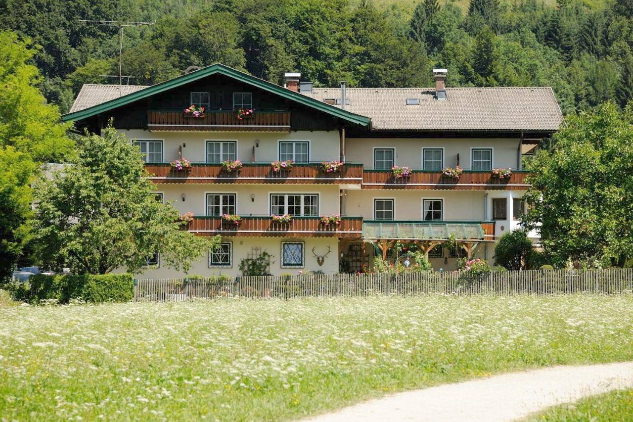 Classic Double Room with Balcony in Fuschl am See, Bezirk Salzburg-Umgebung