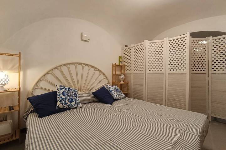 Detached Capri-style house, centrally located in Anacapri, 3 bedrooms, kitchen, and patio, WiFi in Anacapri, Neapel Provinz