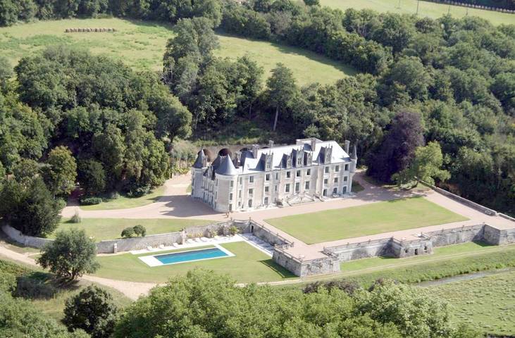 Hôtel pour 2 personnes, avec Terrasse et Jardin ainsi que Piscine et Vue sur le lac à Saint-Règle
