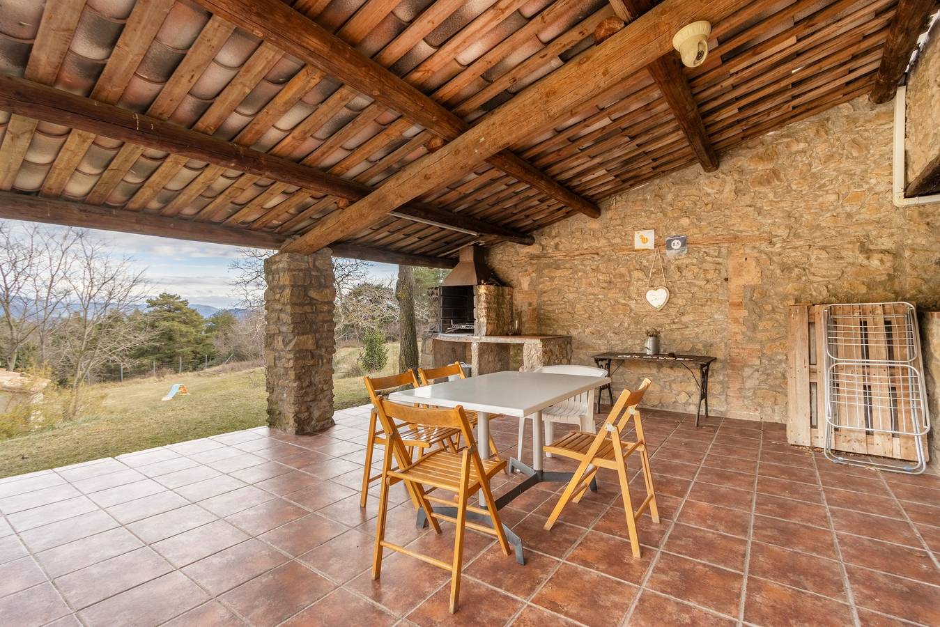Casa di campagna 'Can Caubet Ll' con vista sulle montagne, piscina in comune e Wi-Fi in Capolat, Pirenei Spagnoli