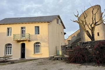 Gîte pour 11 personnes, avec balcon et jardin à La Cavalerie