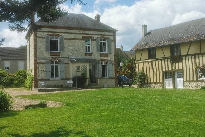 Location de vacances pour 8 personnes, avec vue et jardin à Fontaine-sous-Jouy - 2