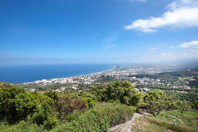 Appartement de vacances pour 5 personnes, avec terrasse ainsi que jardin et piscine
