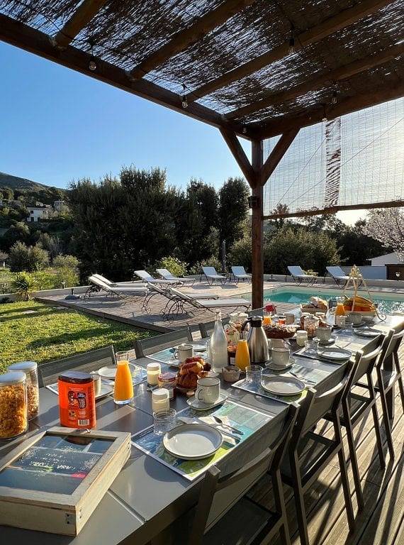 Chambre d’hôte pour 2 personnes, avec piscine et jardin en Corse - 3