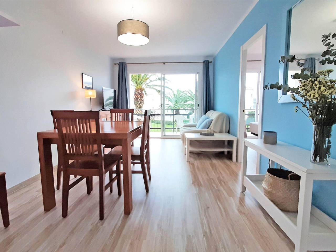 Entire apartment, Charming 2-Br Apartment in Calella de Palafrugell with Pool, Terrace & Near the Beach in Calella de Palafrugell, Palafrugell