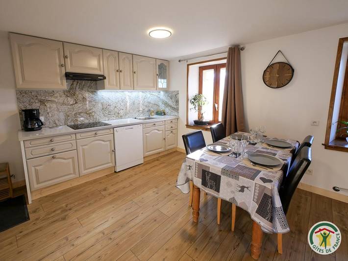 Gîte pour 4 personnes, avec jardin à Embrun - 2