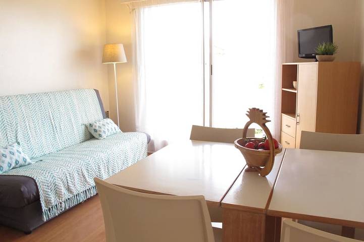 Appartement entier, Joli T2 à 50 mètres de la plage, terrasse et parking privé in Arcachon, Région d'Arcachon