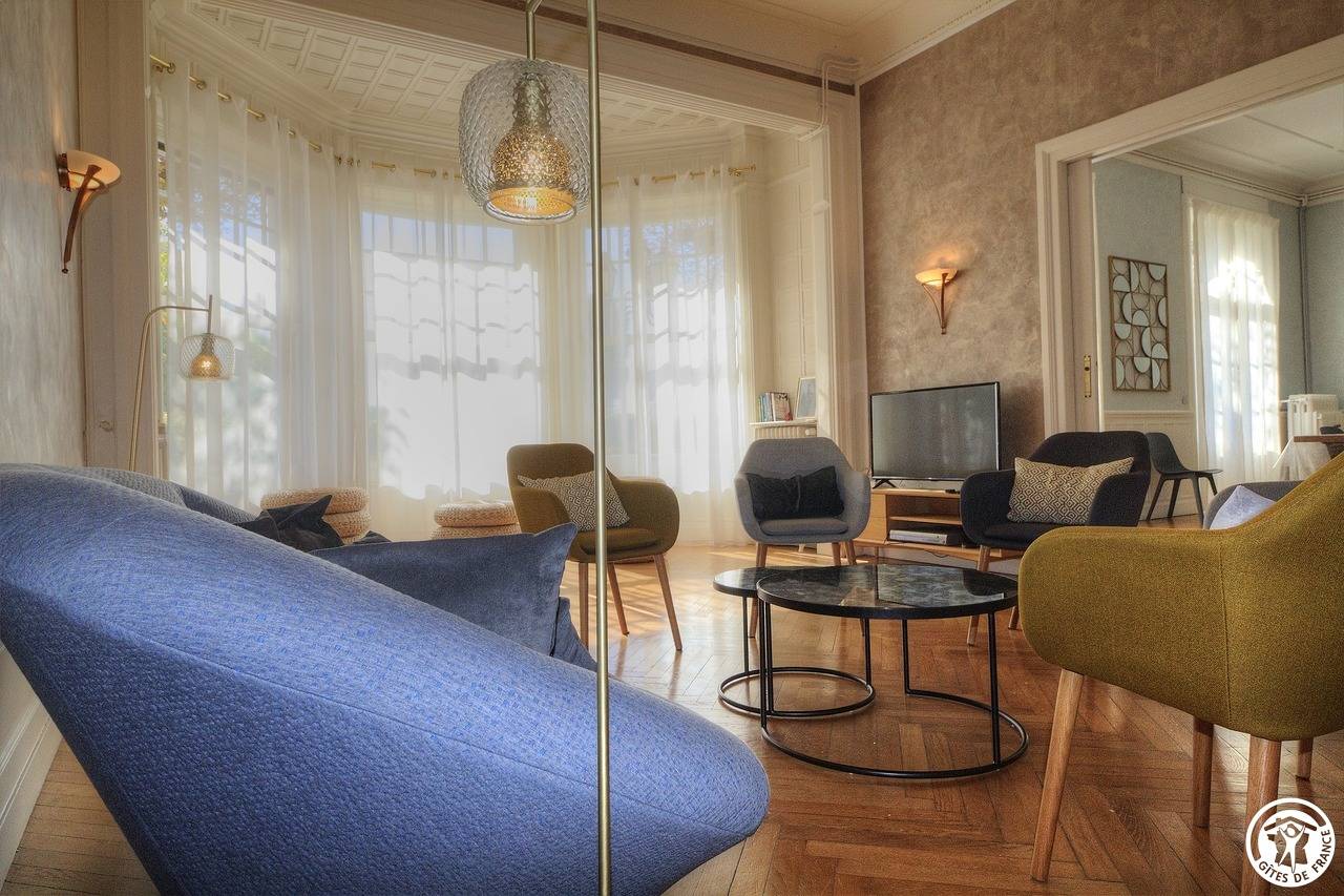 Castel De Valrose in Montmerle-sur-Saône, Bourg-en-Bresse und Umgebung