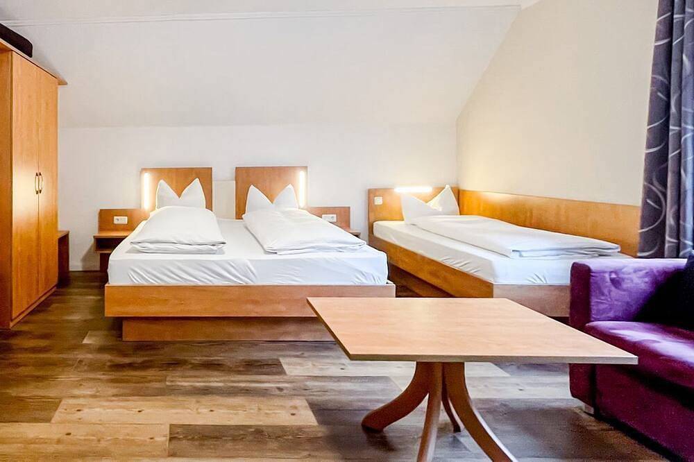Komfortables und vielseitiges Zimmer –Perfekt für Erholung, Arbeit und Austausch in Züschen, Winterberg