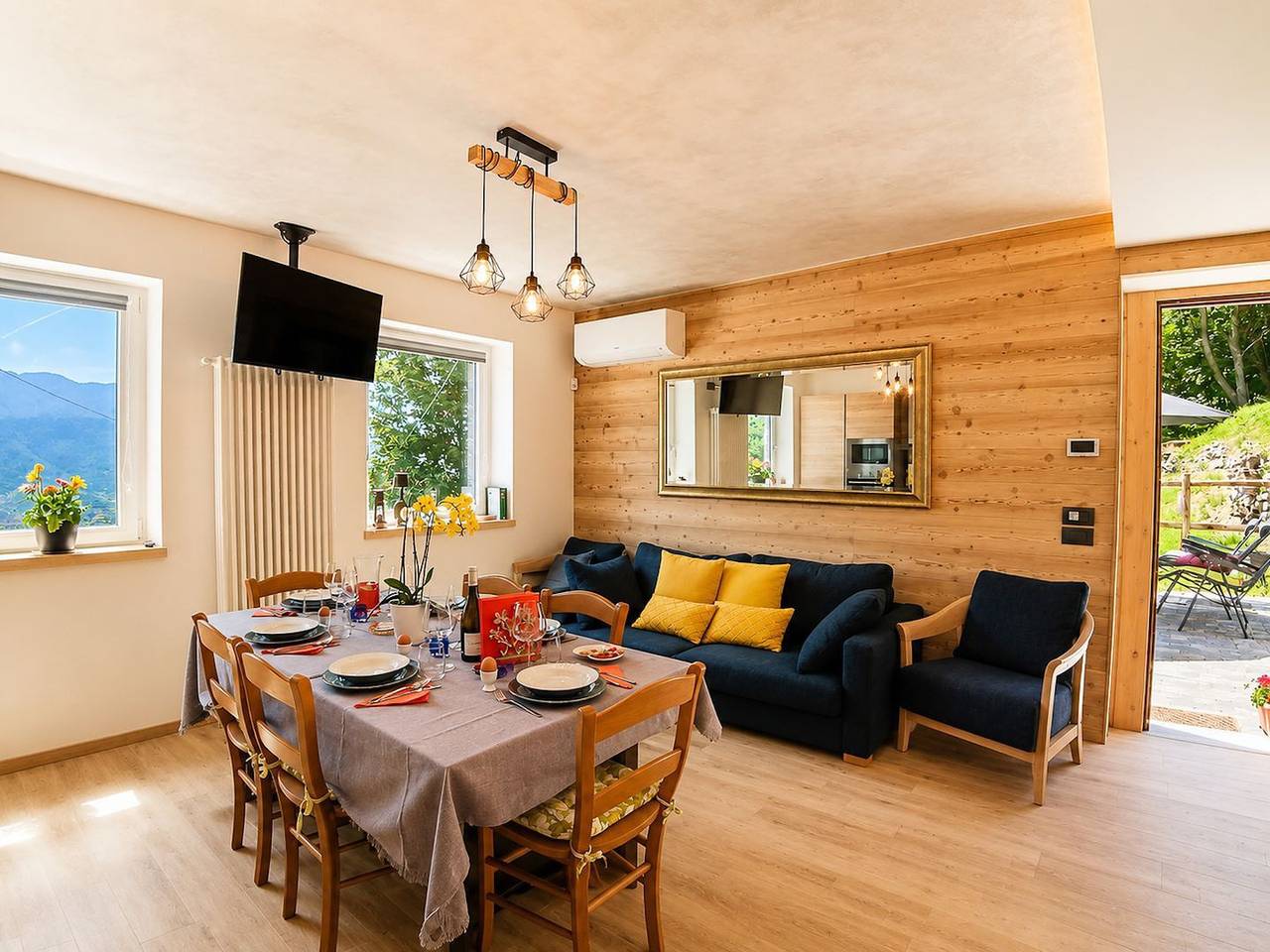 Rustico holiday home ‘della Quiete’ with a garden and lake views on Lake Como in Burano (Montemezzo), Montemezzo