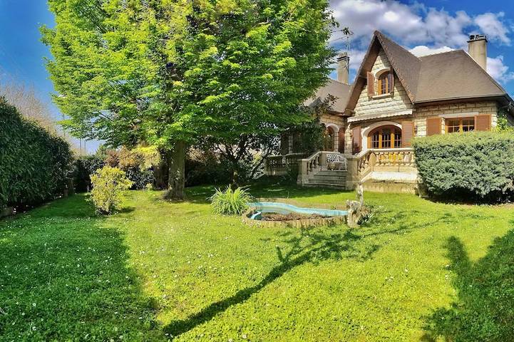 Location de vacances pour 10 personnes, avec Terrasse et Jardin à Draveil