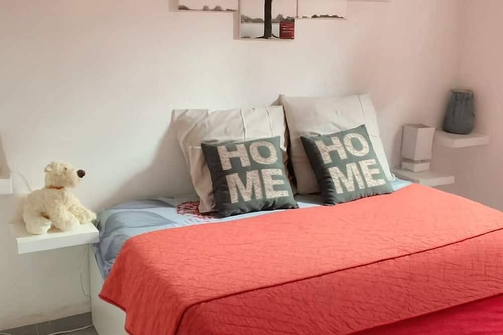 Gite de Mina, we welcome you and your pet. in Camaret-sur-Aigues, Vaucluse