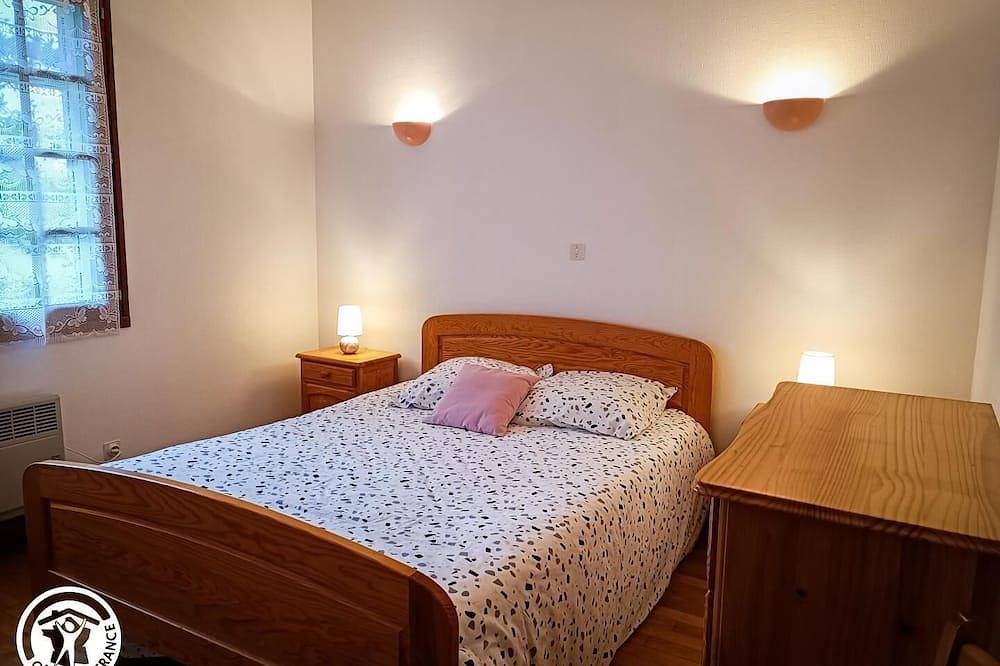 46g1396 - Montfaucon in Montfaucon (Lot), Macizo Central