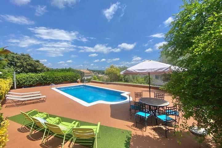 Villa for 8 people, with terrace and garden - 1