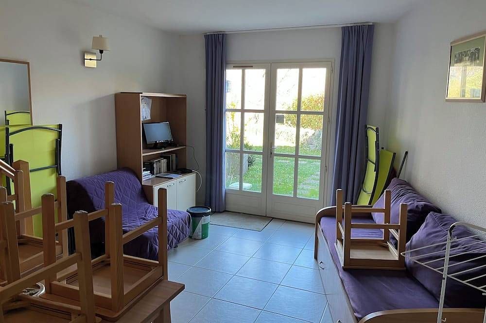 Duplex B on the ground floor, 4 adults in a tourist residence with swimming pool in Montbrun-les-Bains, Región de Nyons