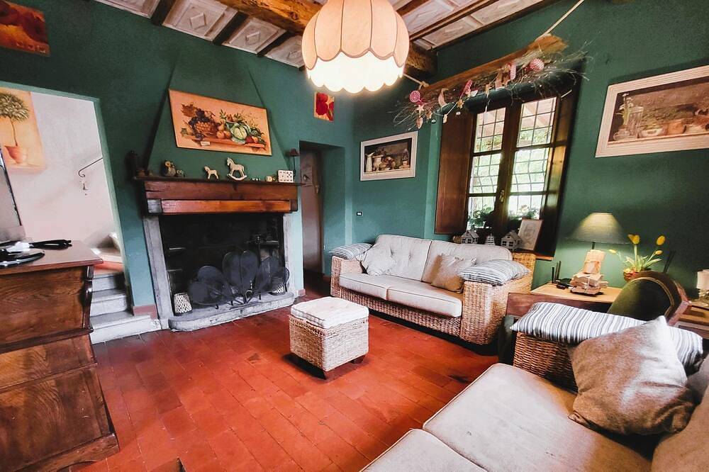 Beautiful Stone Farmhouse, With  Large Private Pool And Great views! Wifi in San Romano in Garfagnana, Garfagnana