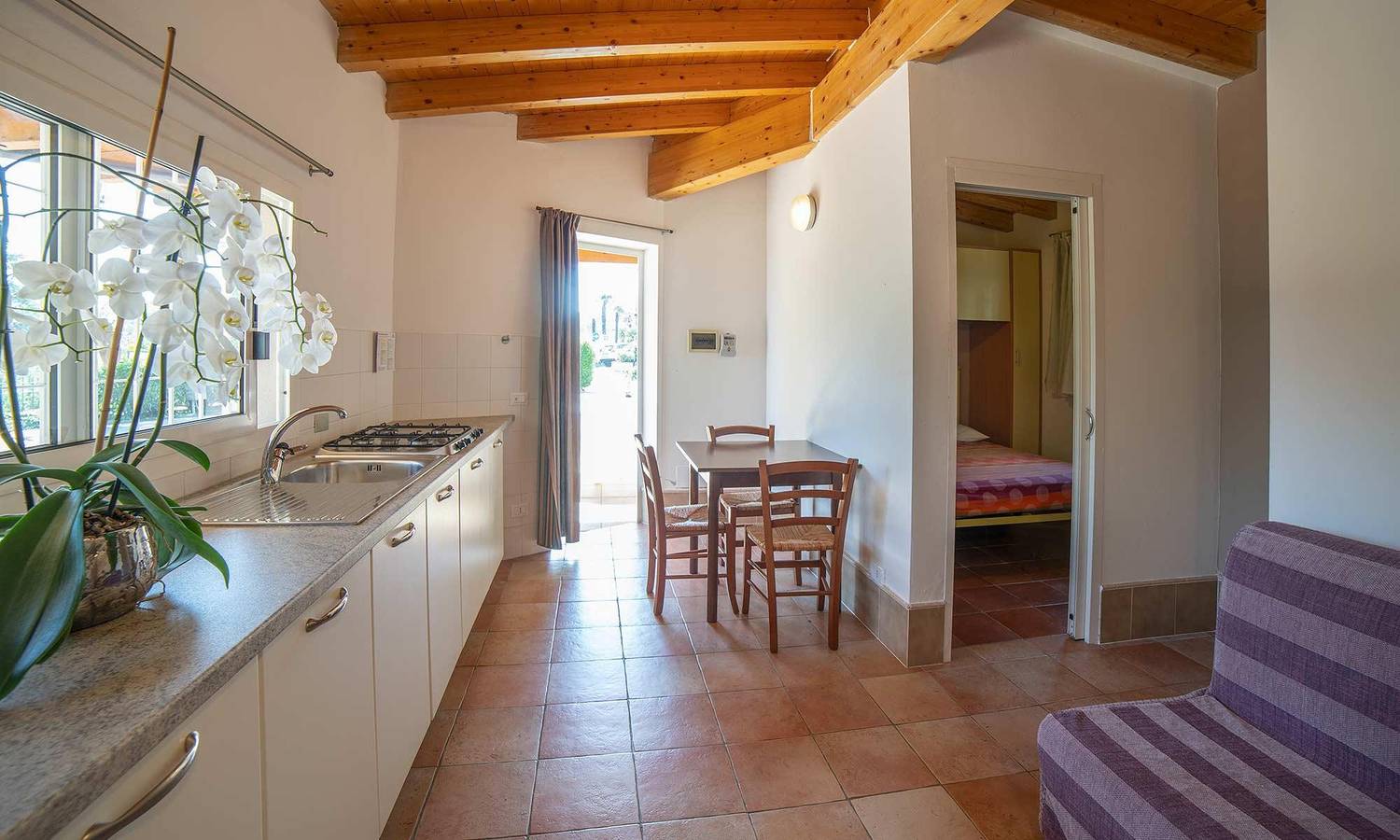 Ferienpark Internazionale Eden Chalet Marty für 3 Personen in San Felice del Benaco, Gardasee-Berge