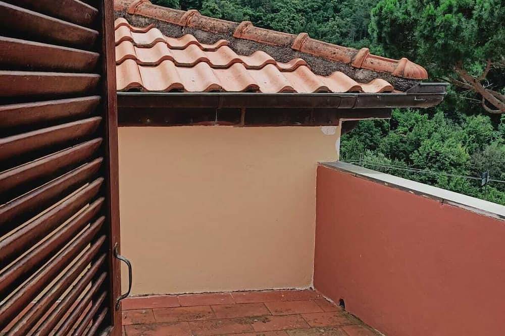 Entire apartment, Nonna Maria, tra Mare e Ulivi in Comeglio, Moneglia