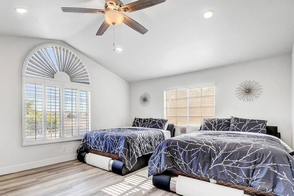 Cozy 5-Bedroom Oasis Near the Strip: Arcades, Pool, and Bbq Haven! in Paradise, Nevada