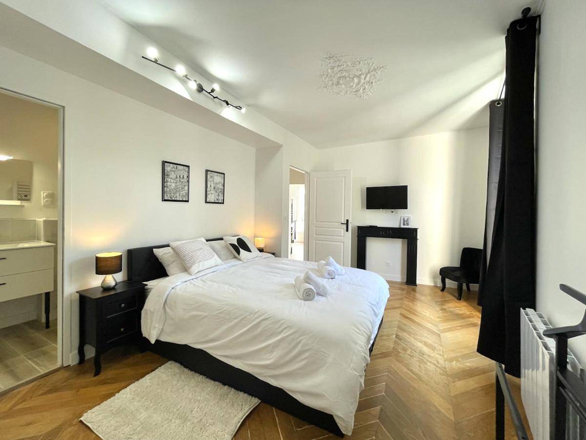 Appartement entier, One-Bedroom Apartment in Château-du-Loir, Vallée de la Loire