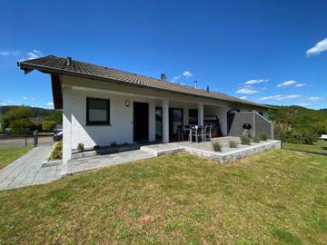 Ferienhaus für 4 Personen, mit Garten am Edersee