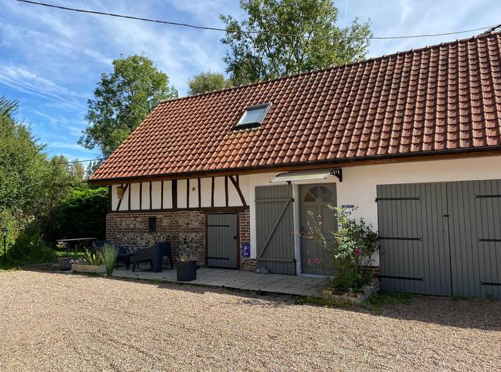 Gîte pour 2 personnes, avec piscine et vue sur le lac ainsi que terrasse et jardin à Rue (homonymie) - 4