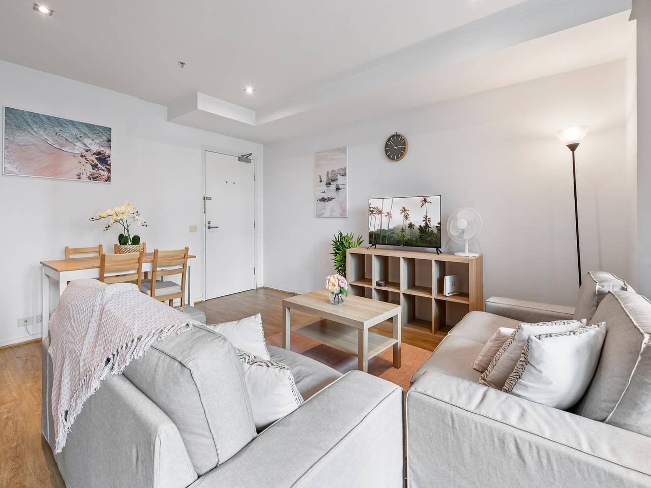 Entire apartment, Central 2-Bed Apartment with Parking, in Melbourne, Victoria