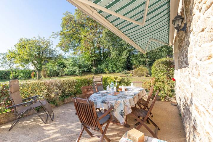 Location de vacances pour 6 personnes, avec Terrasse et Jardin à Trédion