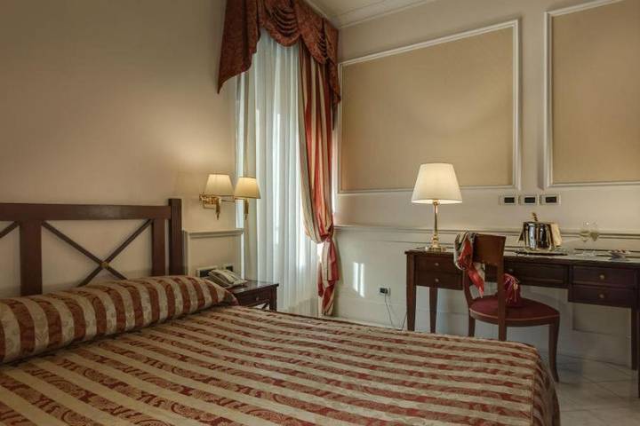 Hôtel pour 3 personnes, avec jardin dans Basilique Saint-Pierre - 2