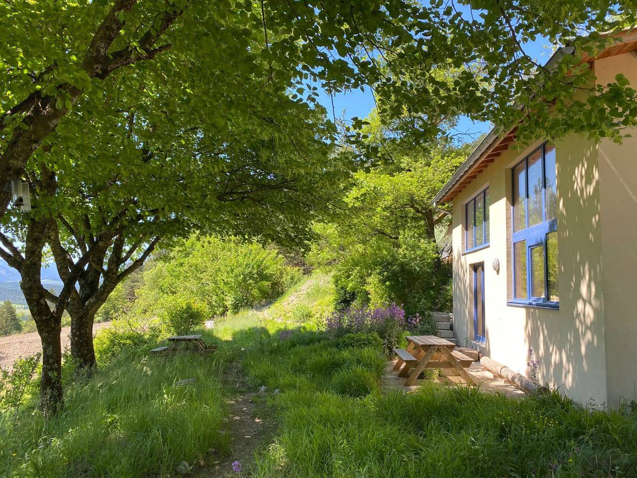 "La Bergerie" de La Beaume à Châtillon - Chambre bleue in Châtillon-en-Diois, Parc naturel régional du Vercors