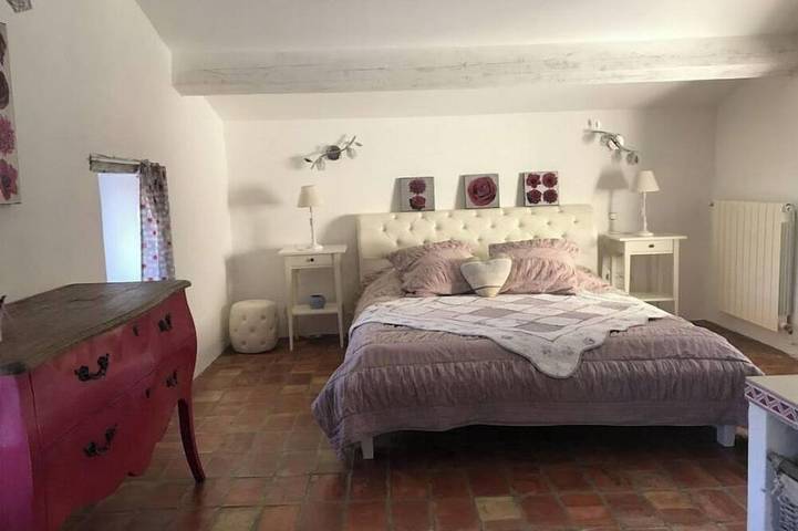 Charming 3-star farmhouse in Reilhanette, Nyons region