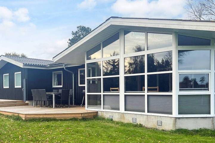 Ferienhaus für 8 Personen, mit Whirlpool und Terrasse
