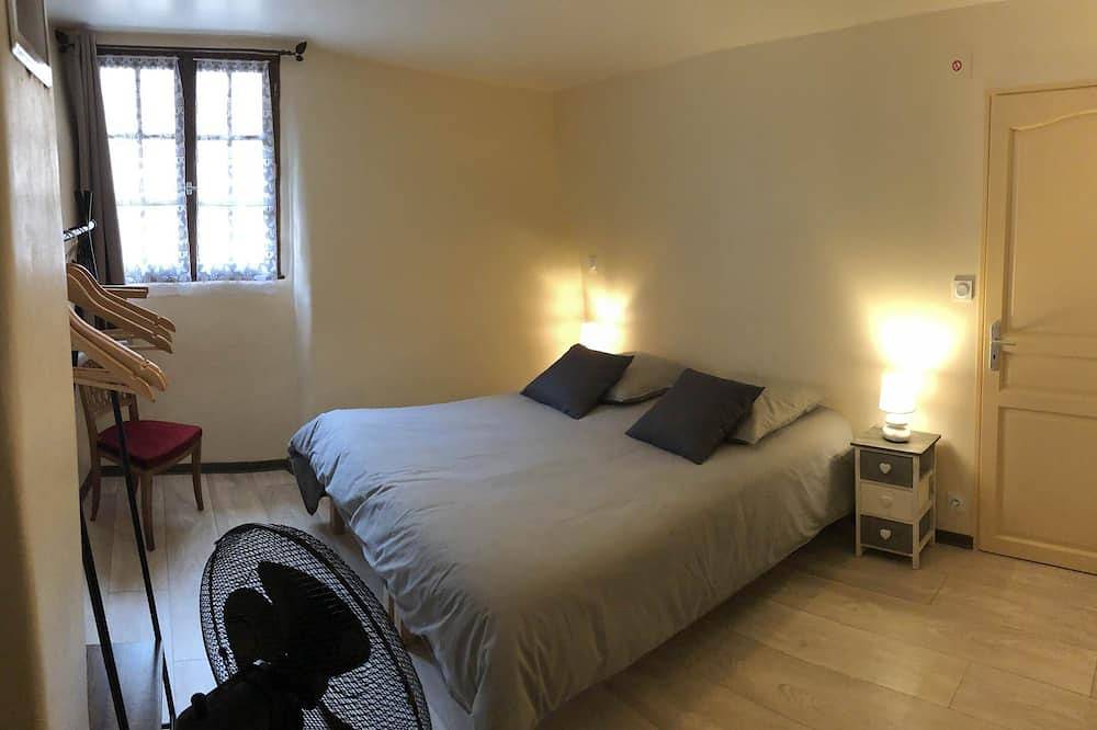 La Maison des Tisserands in Villefranche-de-Conflent, Parc naturel régional des Pyrénées catalanes
