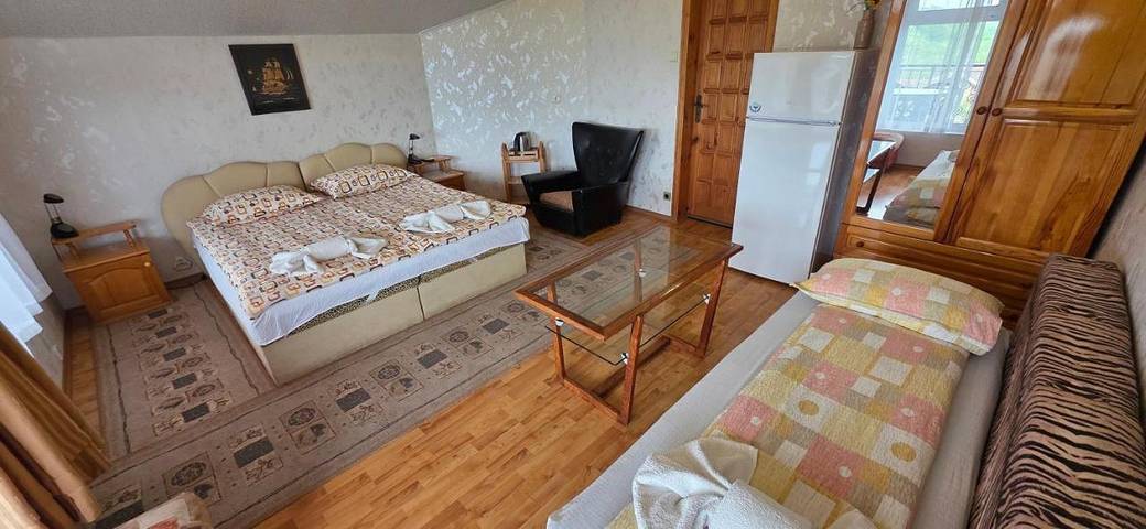 Maison d’hôte pour 2 personnes, avec jardin ainsi que piscine et vue