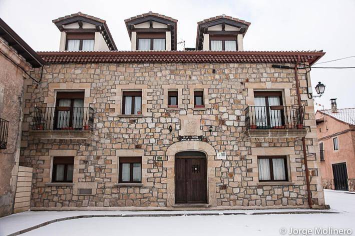 Hotel para 2 personas, con jacuzzi además de balcón y sauna en Sierra De Ayllón - 3