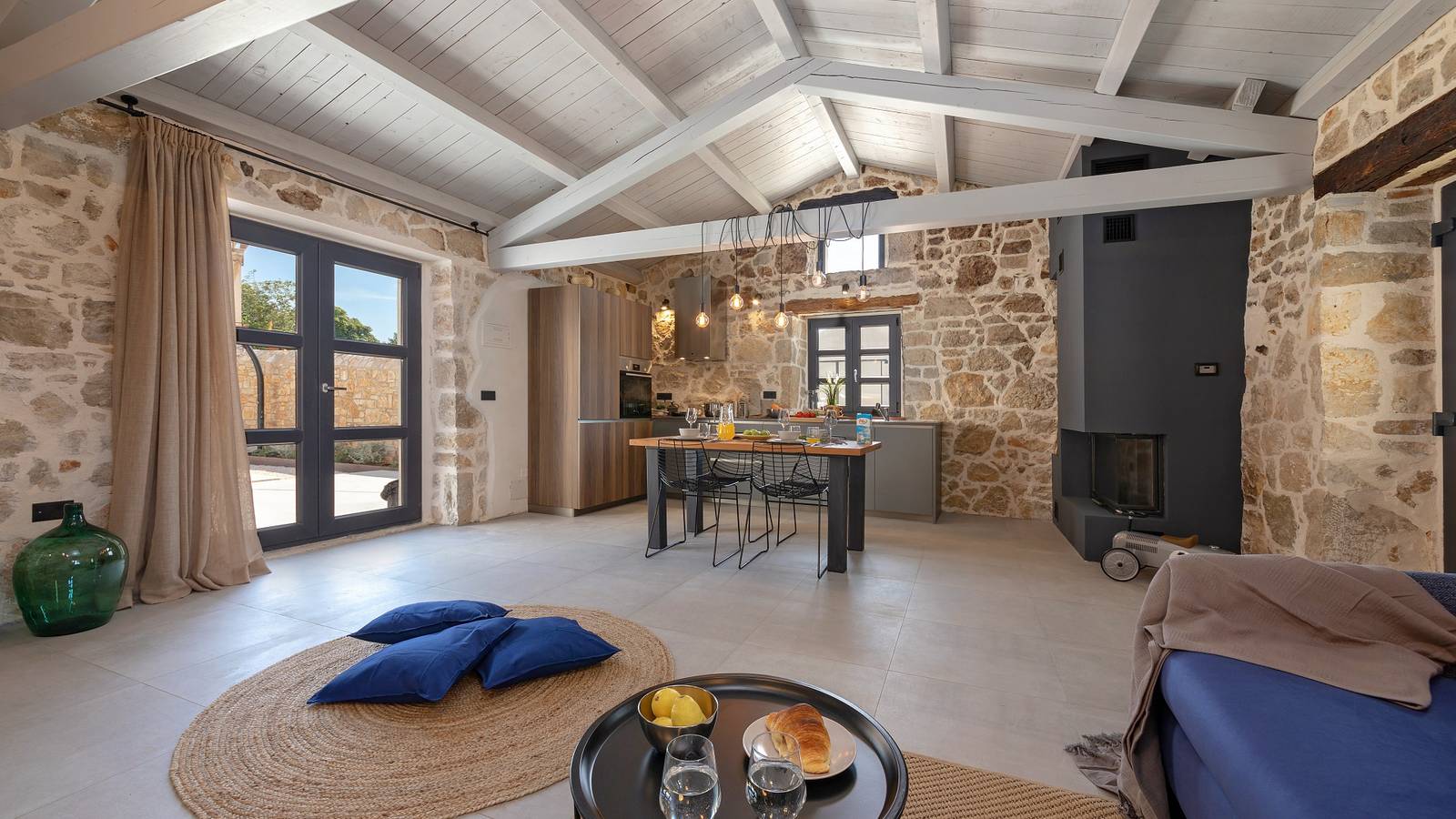 Villa Dvori by Villas Guide in Kosinozici, Porec und Umgebung